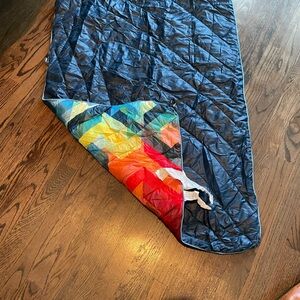 Rumpl puffy blanket - junior